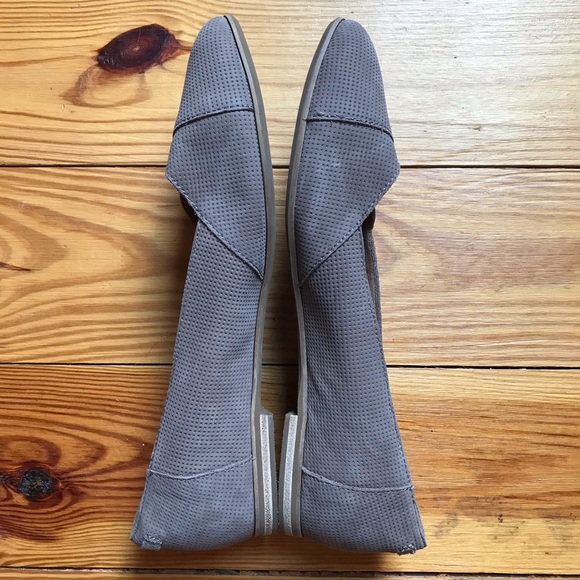 Toms Beige Pointed Toe Suede Flats, EUC, 11 - Picture 6 of 11